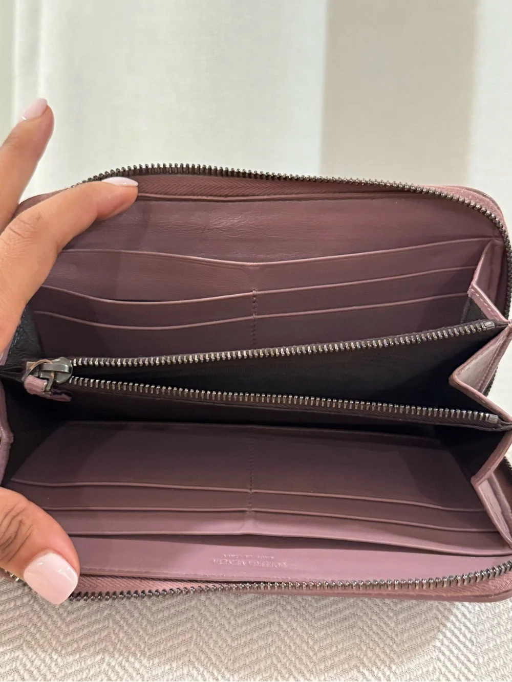 Bottega Veneta Leather Zip Wallet - Mauve
